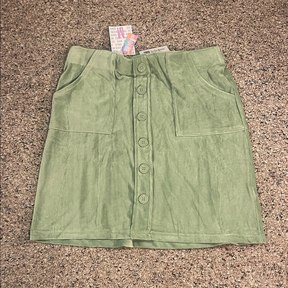 LuLaRoe Olive Button-Front Mini Skirt - Picture 4 of 6
